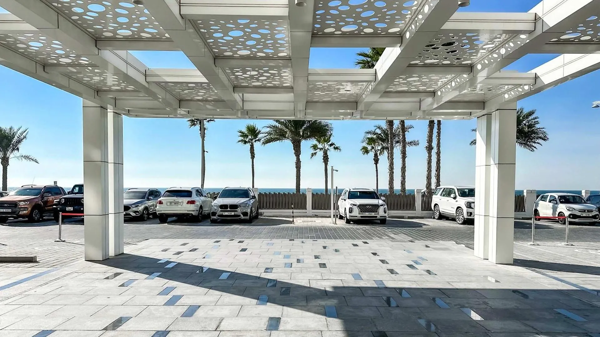Cozy Beachfront 1 Bedroom Apartment - The 8 Dubai