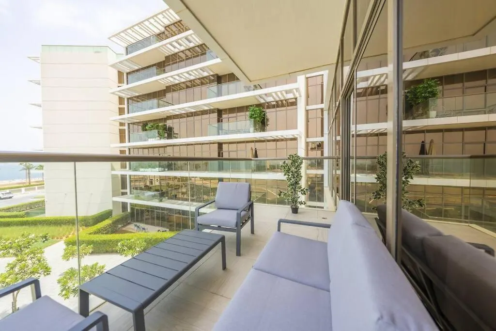 Cozy Beachfront 1 Bedroom Apartment - The 8 Dubai