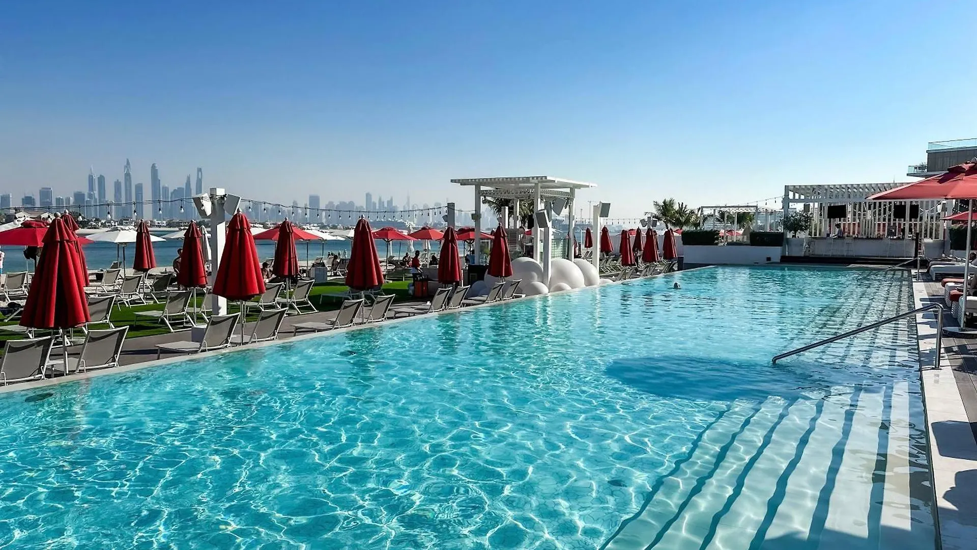Cozy Beachfront 1 Bedroom Apartment - The 8 Dubai