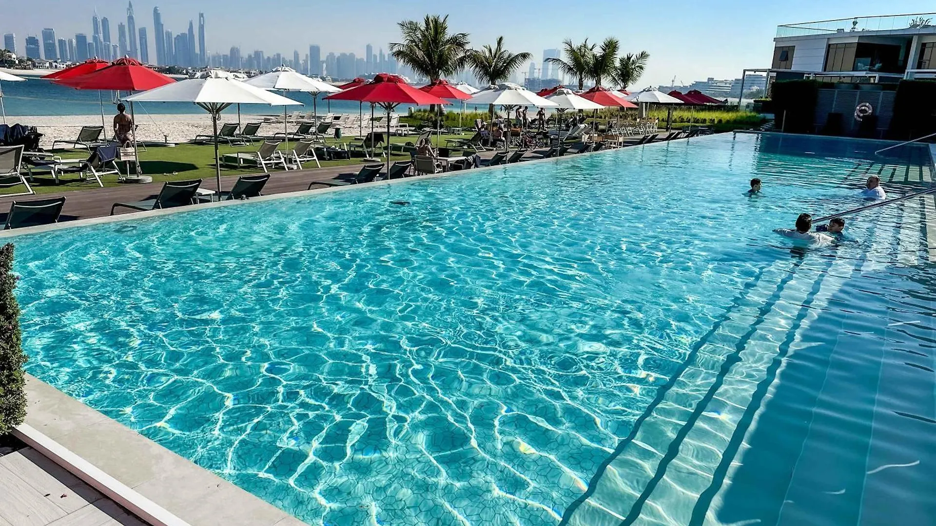 Cozy Beachfront 1 Bedroom Apartment - The 8 Dubai 0*,  United Arab Emirates