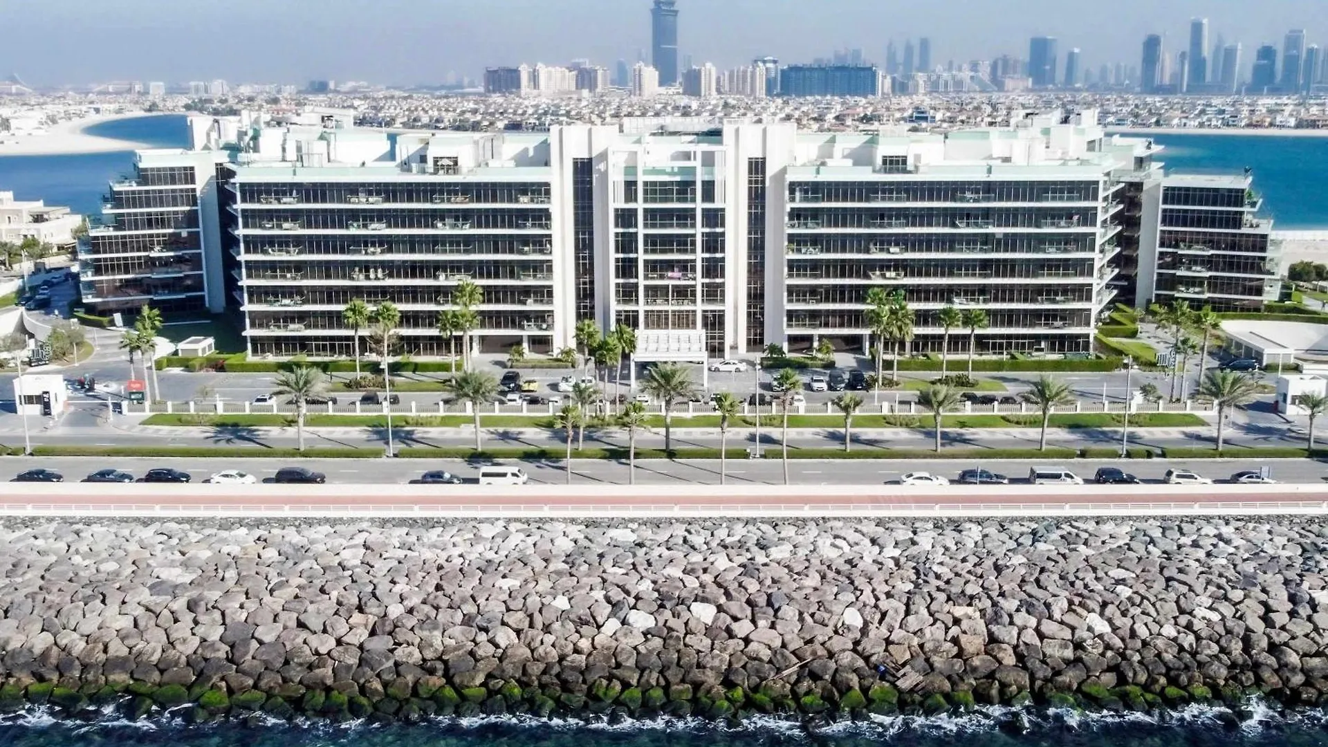 Cozy Beachfront 1 Bedroom Apartment - The 8 Dubai